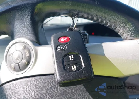 2010 Toyota Prius Iv z USA, uszkodzony, nr VIN JTDKN3DU7A5005824